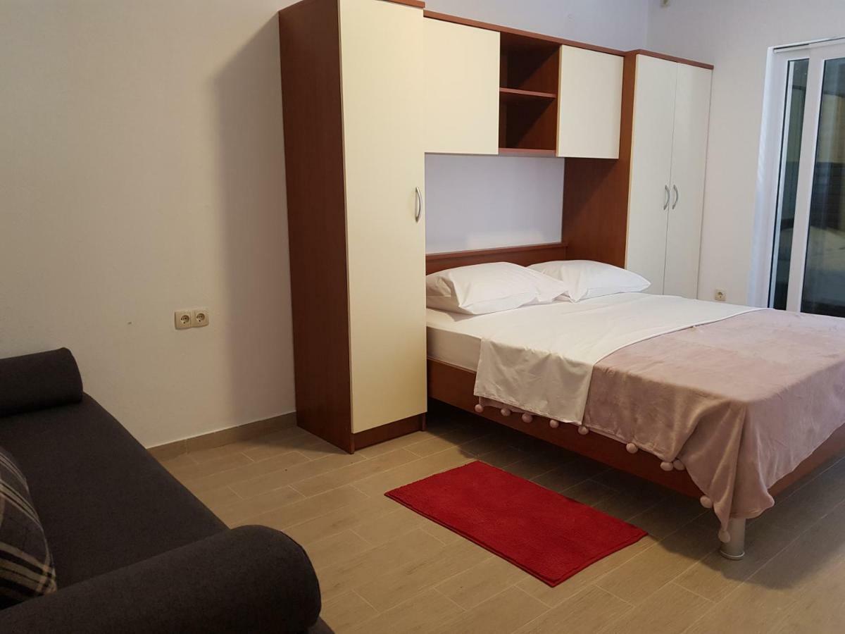 "Laurier" Rooms & Apartments Целина Экстерьер фото