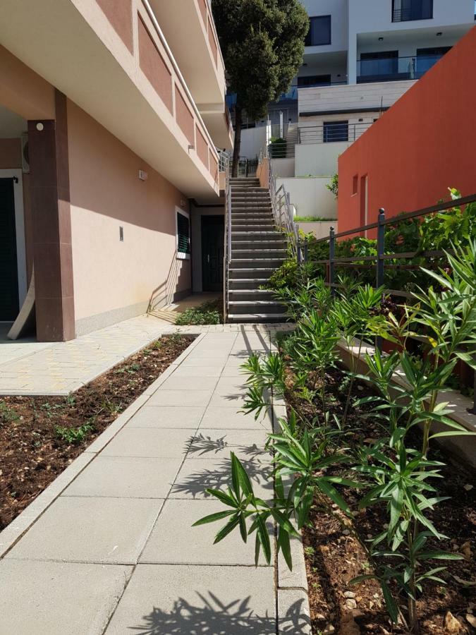 "Laurier" Rooms & Apartments Целина Экстерьер фото