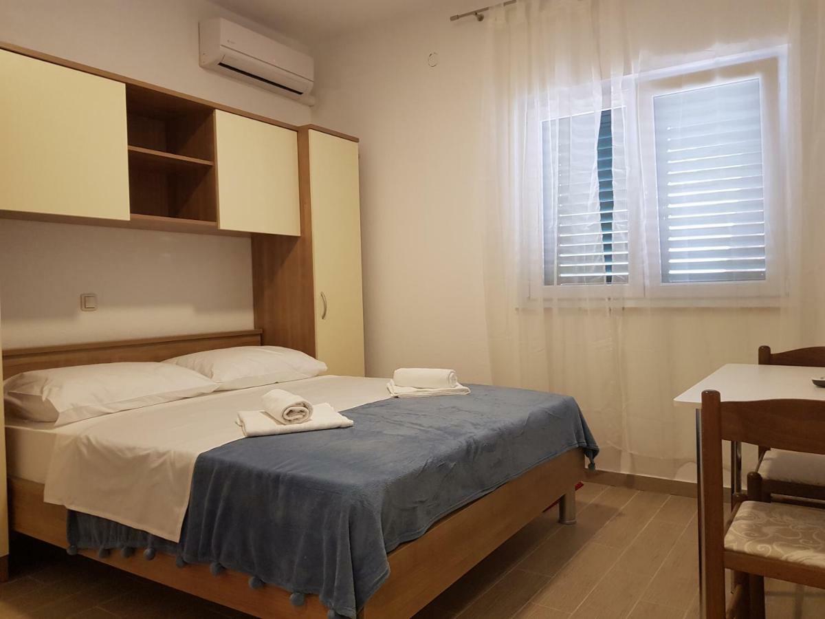 "Laurier" Rooms & Apartments Целина Экстерьер фото